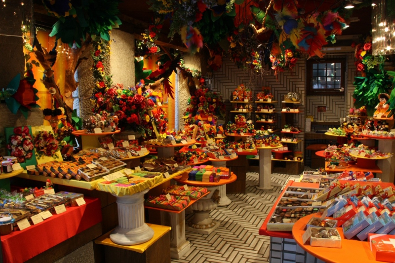 ecommerce-CIPIERES-min_candy_store_chocolate_shop_chocolate_switzerland-393515